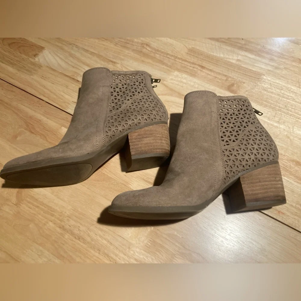 Madden girl Bootie brown in size 8 1/2. GUC.See pictures for details